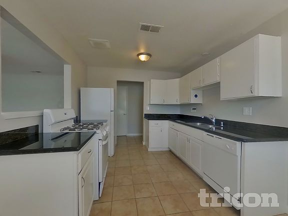 4th image of 916 Jacobsen St