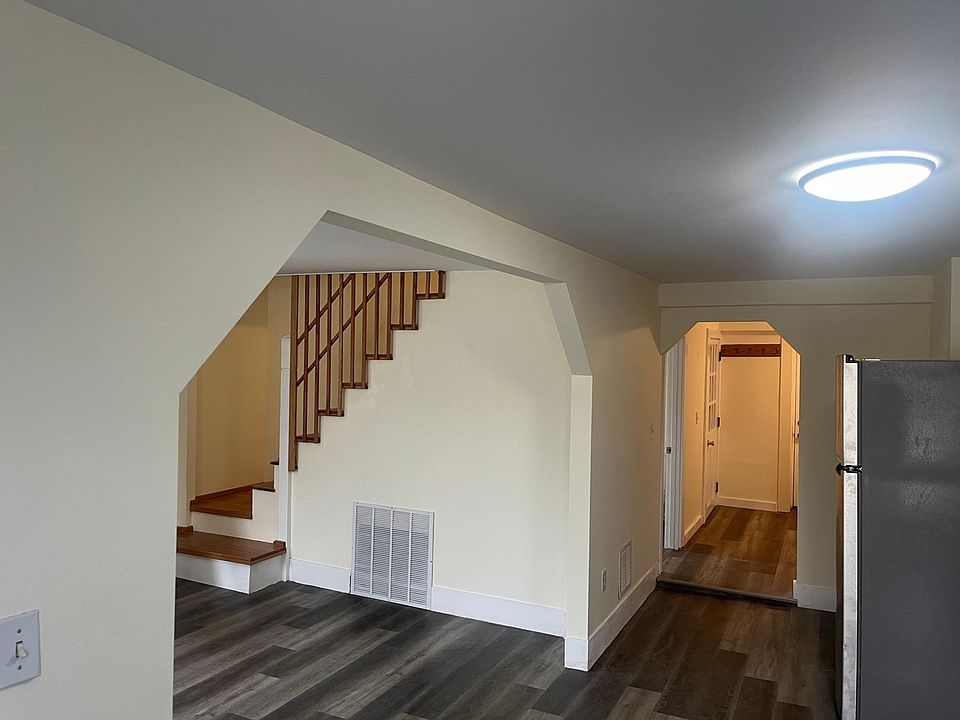 Stairway to Upper Level - Bedrooms