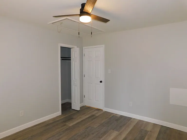 208 Cedar Ridge Ln — Photo 10