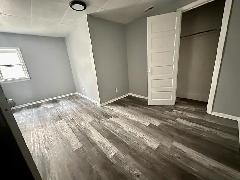 687 Broadway Ave #1-5 — Photo 3
