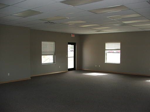 4th image of 1190 Stocks Ave