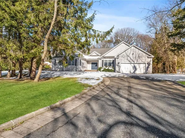 110 Hauppauge Road, Commack, NY 11725