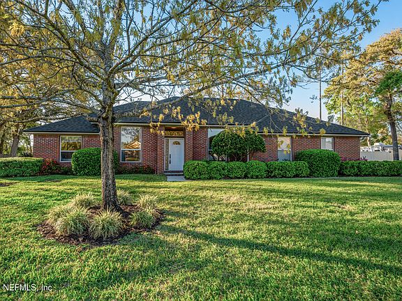 2nd image of 1556 GREENRIDGE Circle W