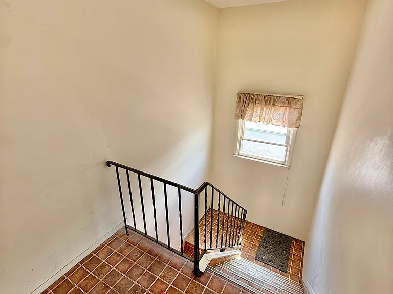 704 Port Richmond Ave #2 — Photo 12