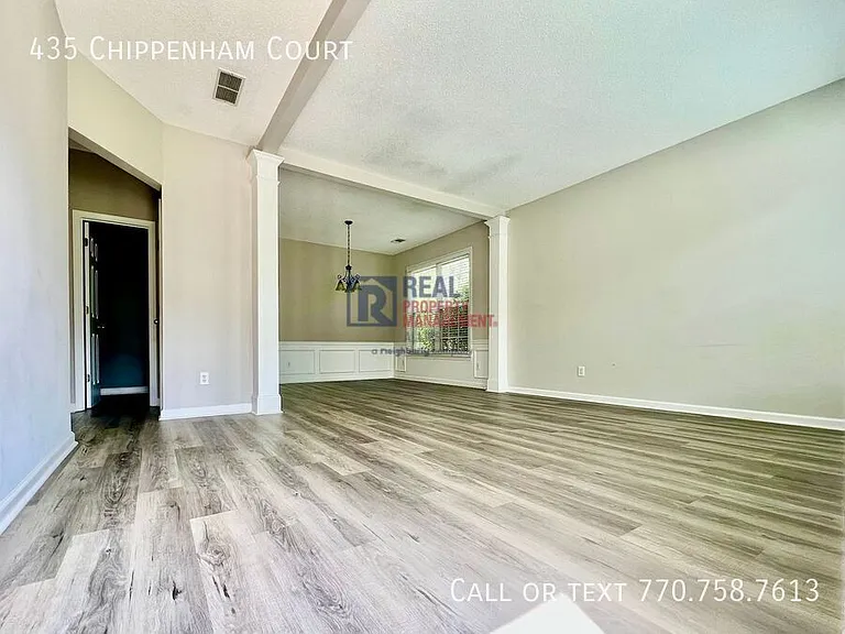 435 Chippenham Ct — Photo 2