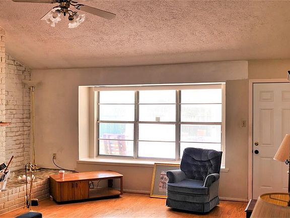 4th image of 16330 Blackhawk Blvd