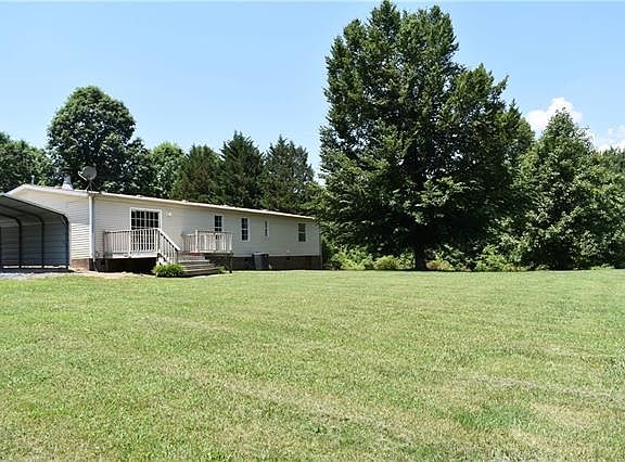 3rd image of 240 Ponderosa Rd