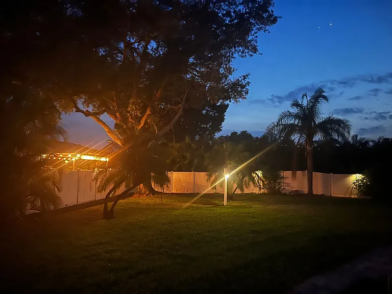 2876 Captiva Dr — Photo 23