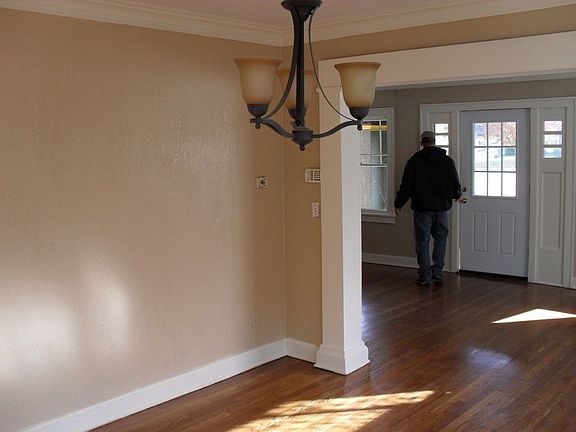 3rd image of 6821 Paseo Blvd
