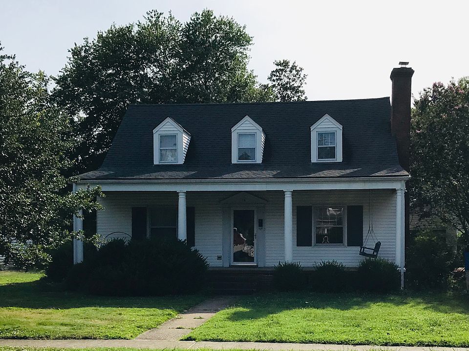 1st image of 13 Monument Dr