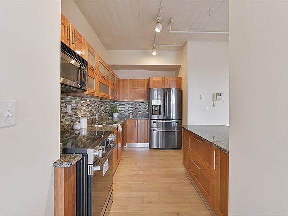 5th image of 210 South St Unit 116