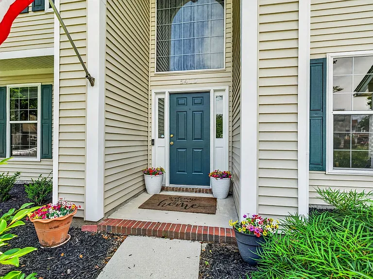 5410 Barnsley Dr — Photo 3