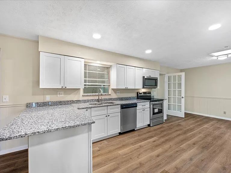 1683 Morningside Dr — Photo 15