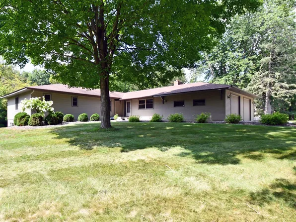 32050 Park Trl, Center City, MN 55012
