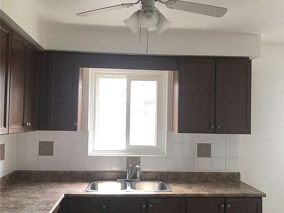 5th image of 74 Marchbank Cres