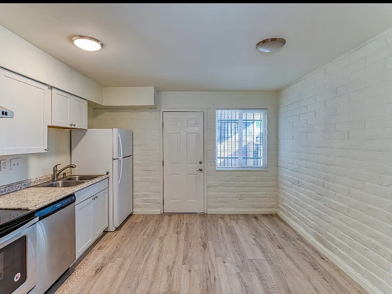 116 W Rillito St #116 — Photo 6