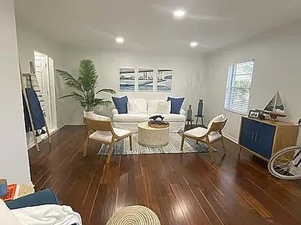 1115 Rue Des Chateaux APT 2B, South Pasadena, FL 33707