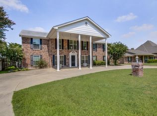 2550 Sunnyvale Rd, Grand Prairie, TX 75050