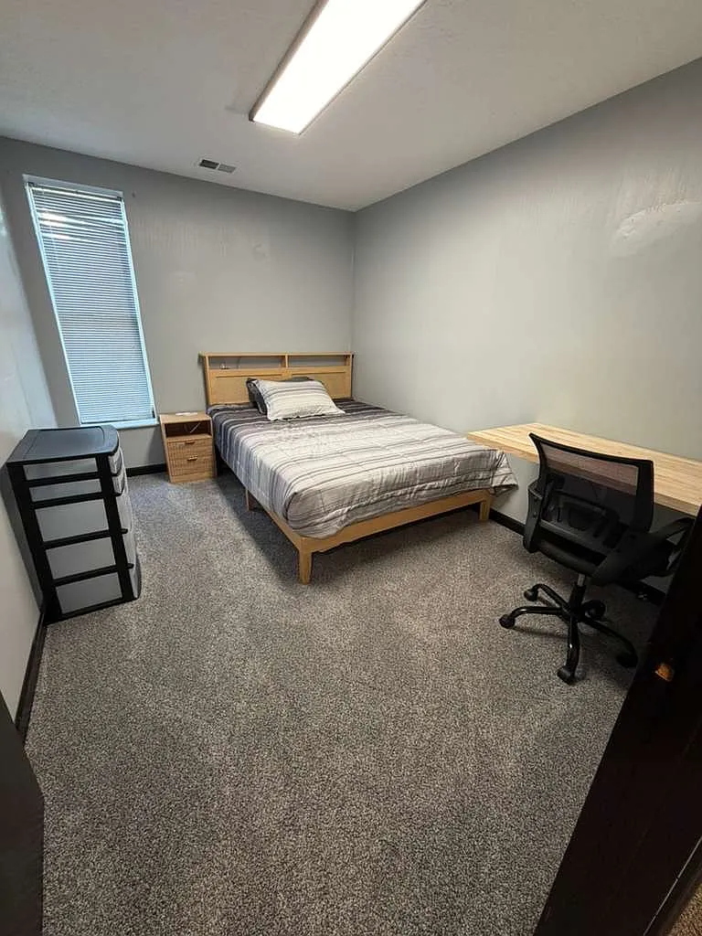 1100 Murdoch Ave - Apt C — Photo 2