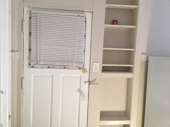 5th image of 1025 Dempster St #1031E2