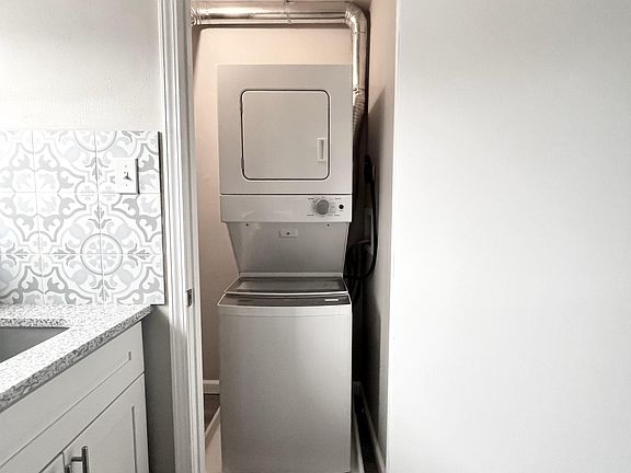 3rd image of 3608 Morganford Rd APT 2A