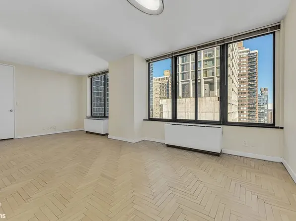 300 E 93rd St APT 17D, New York, NY 10128