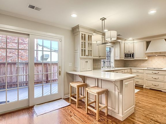 3rd image of 338 N Clayton St APT 3