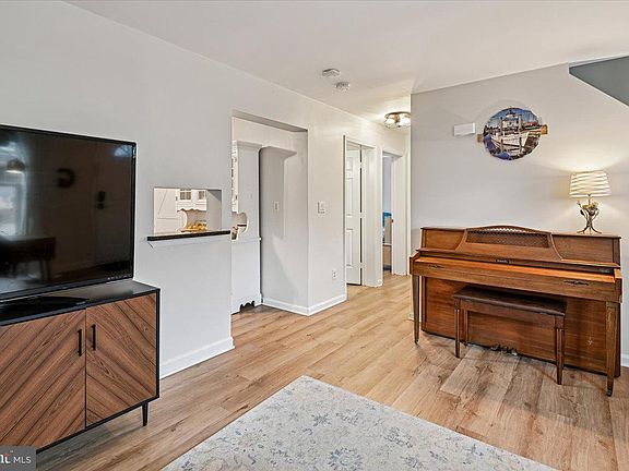 4th image of 5191 Spring Ave