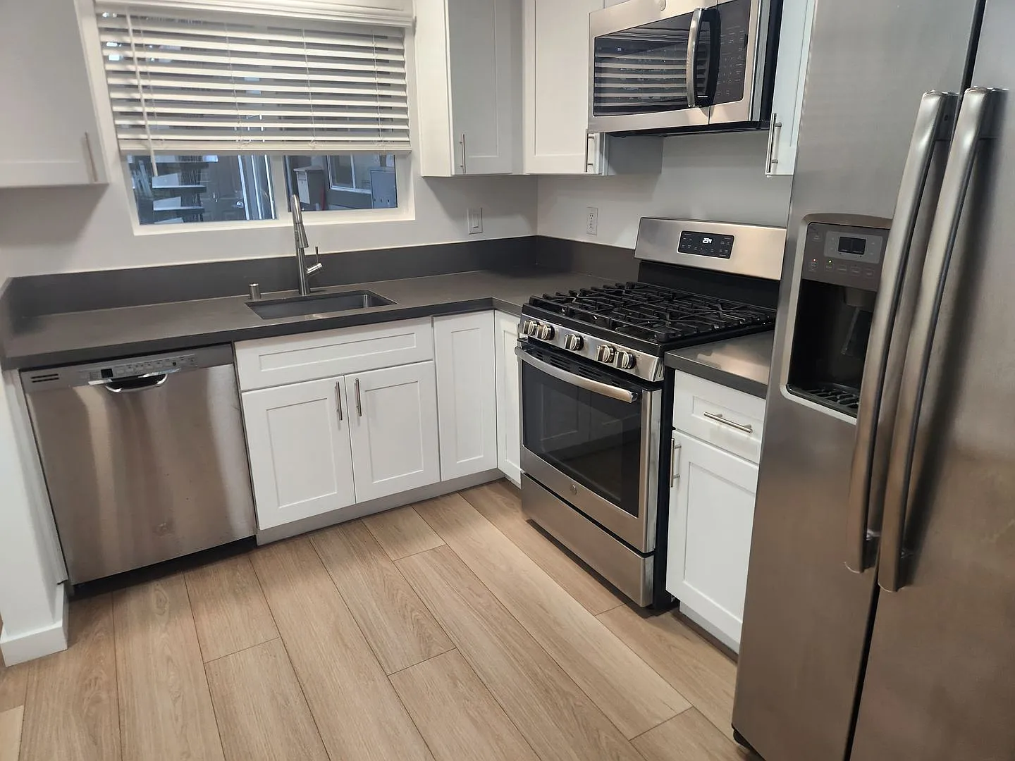 Olof Street Apartments — Photo 3
