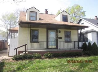 19365 Beaconsfield St, Harper Woods, MI 48225