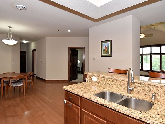 4th image of 17490 Crest Hill Dr