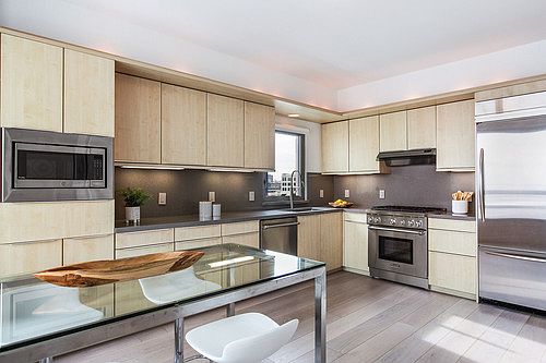 4th image of 219 Brannan St Unit 14K