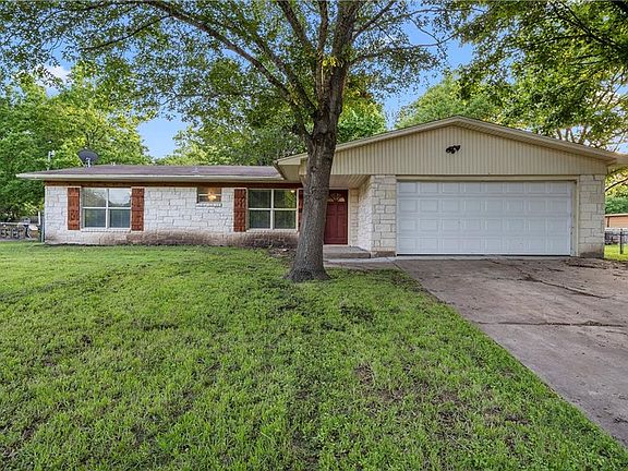 2nd image of 1104 Willard Dr