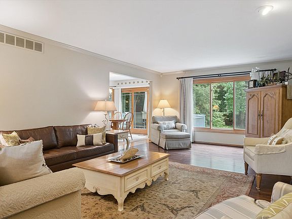 5th image of 7204 Autumn Wood Dr