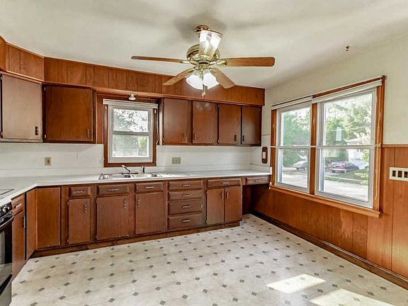 5th image of 3566 Taylor St NE