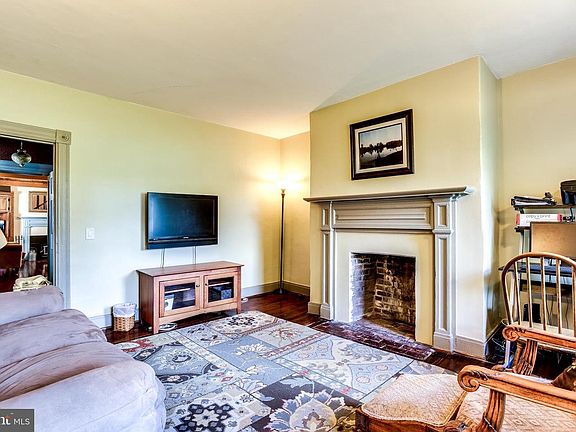 5th image of 21 W Chatsworth Ave