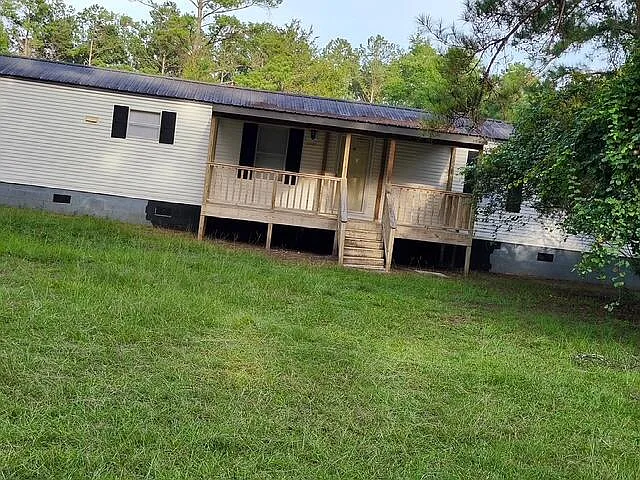 3 bed, 1216 sqft, $1,350 — Photo 1
