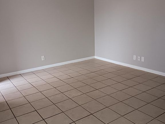 3rd image of 143 NE Madison Cir N APT 2