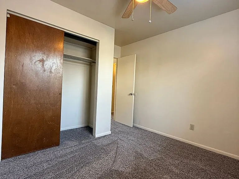 301 W Merritt St — Photo 5