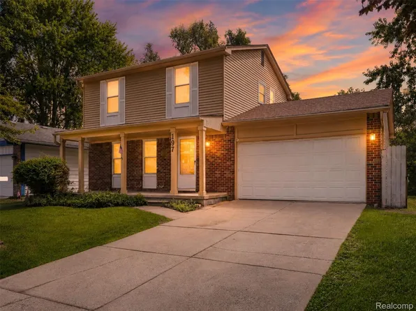 197 Surrey Hts, Westland, MI 48186