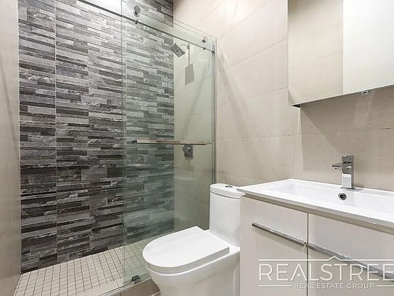5th image of 697 De Kalb Ave #3F