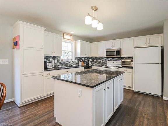 4th image of 5506 Redcedar Ct