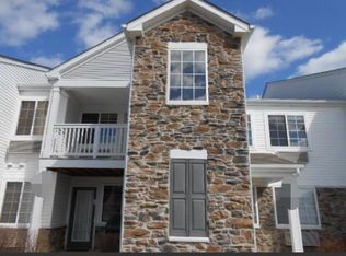 2421 Silverstone Dr, Carpentersville, IL 60110