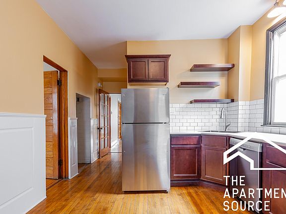 4th image of 2430 N Mozart St #2
