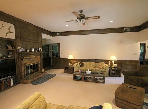 2nd image of 202 Canyon Dr