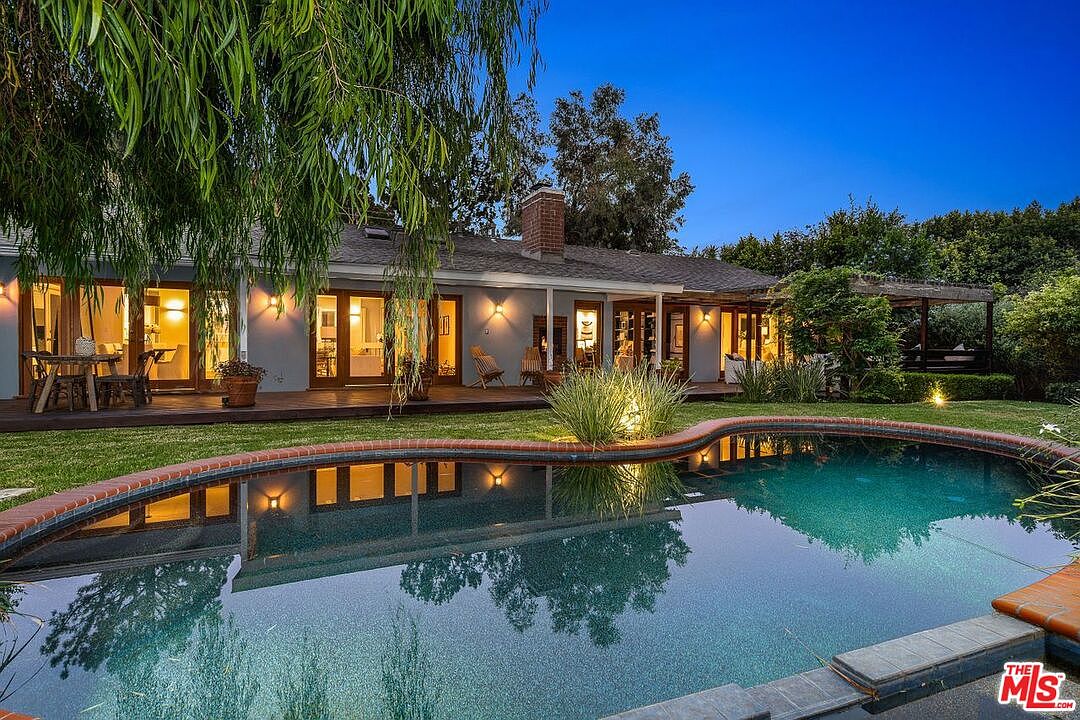 2057 Coldwater Canyon Dr, Beverly Hills, CA 90210 | Zillow