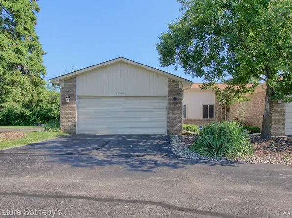 22400 W 12 Mile Rd, Southfield, MI 48034