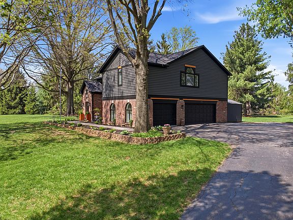 3rd image of 46 Ridgeway Dr