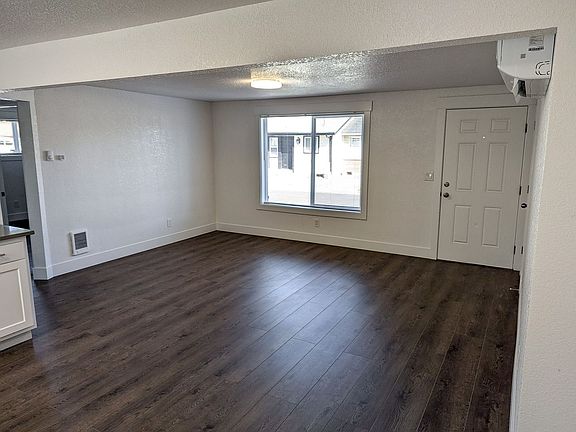 5th image of 666-682 Hawthorne Ave NE #668