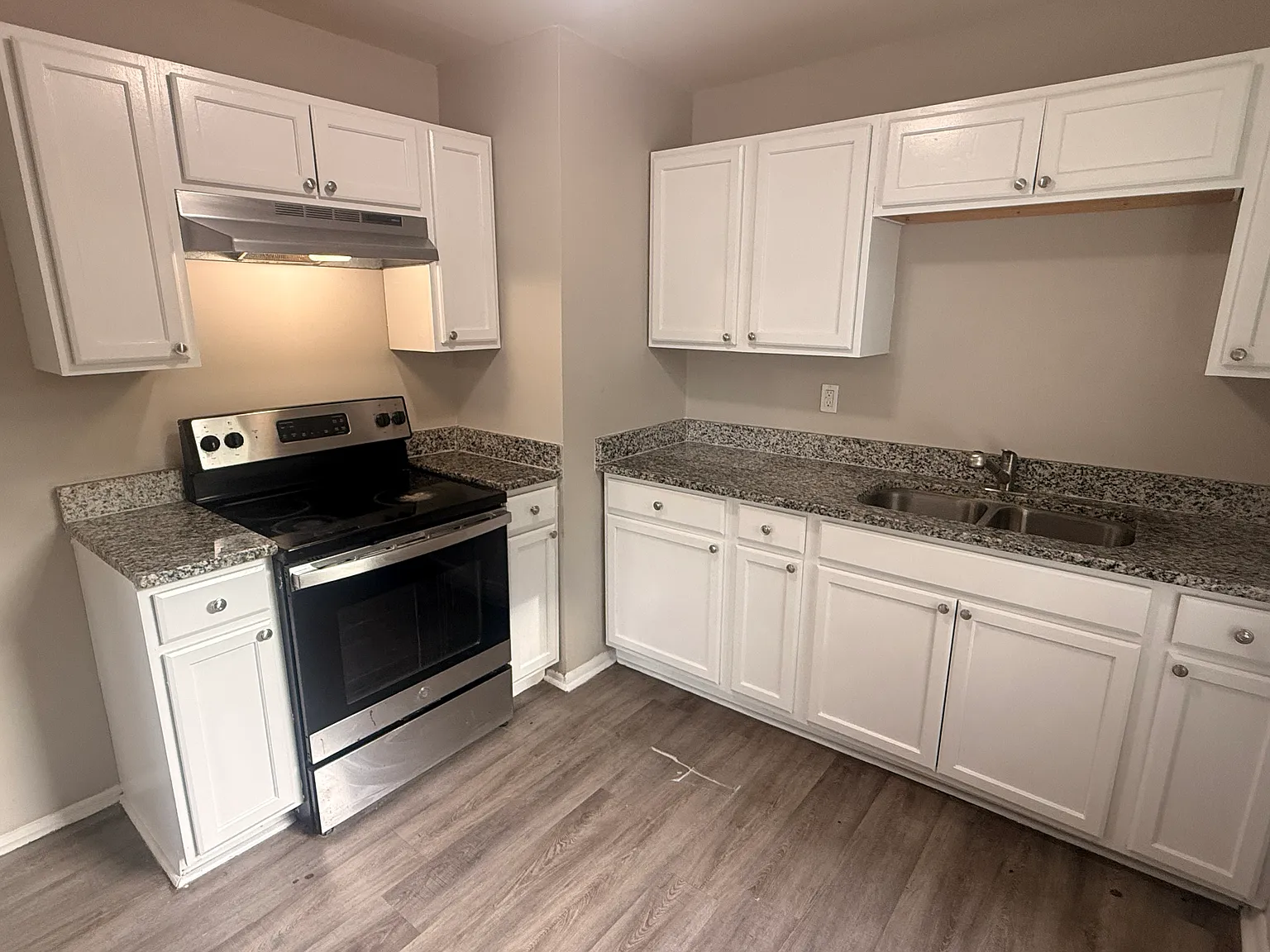 3 bed, 864 sqft, $1,200 — Photo 4